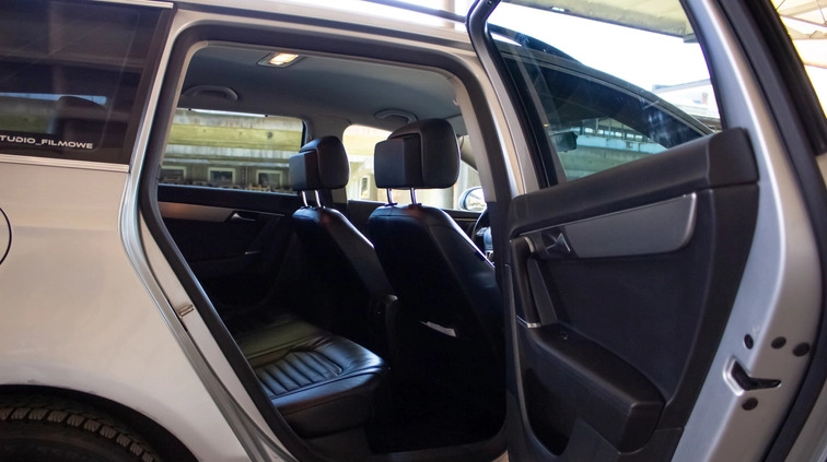 Volkswagen Passat cena 17900 przebieg: 400213, rok produkcji 2010 z Radom małe 704
